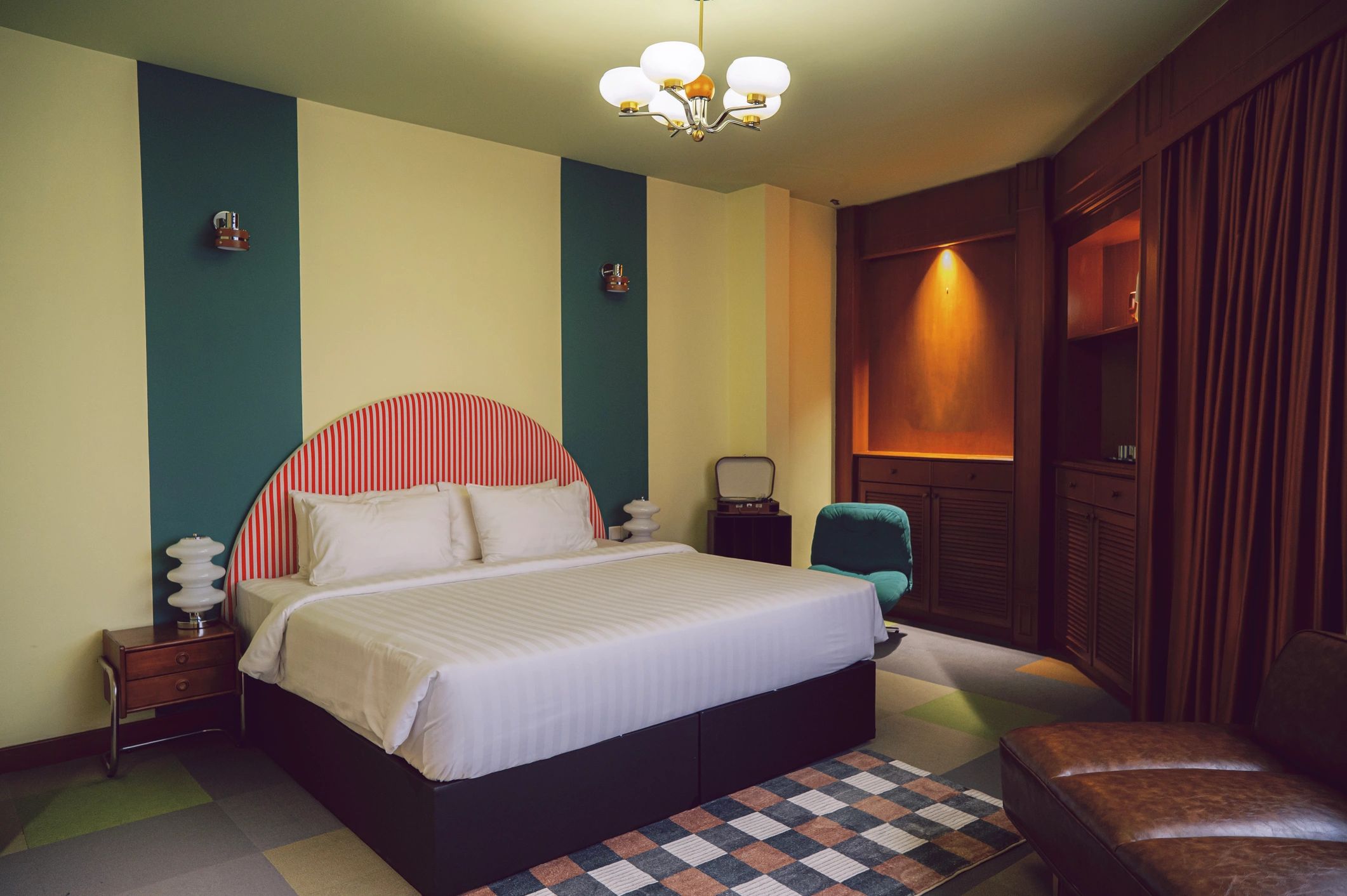 Cozy guest room with double bed